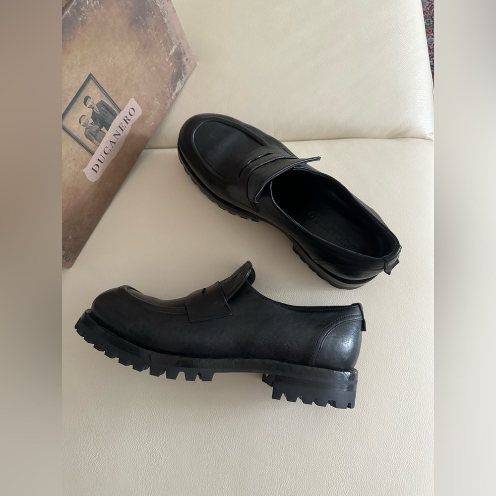 Ducanero Italian … full leather upper lug sole shoes in size 42 new with box.